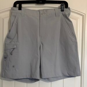 Men's Light Gray Cargo Shorts with Utility Pocket